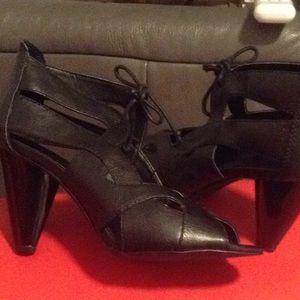 Zara shoes with cut out details heels size 9